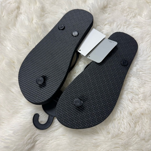 NWT Disney Minnie Mouse Flip Flops - Picture 4 of 5